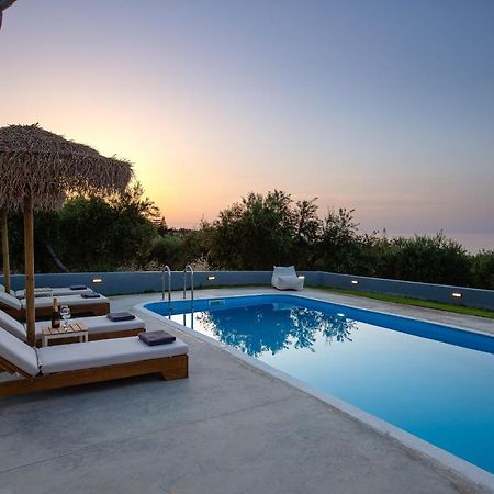 Gramvella Resort Adelianos Kampos Luaran gambar