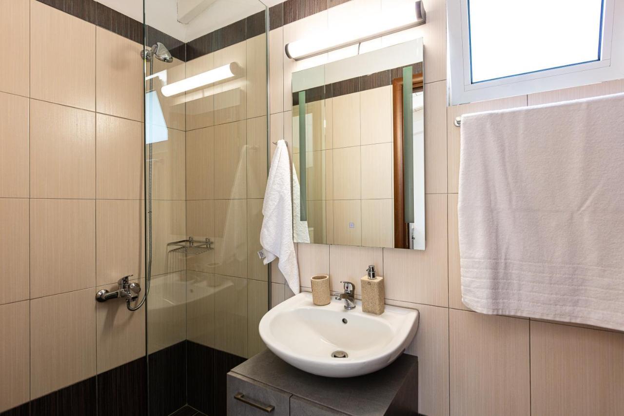 Gramvella Resort Adelianos Kampos Luaran gambar